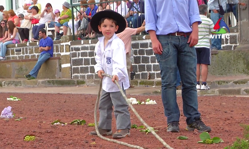 Tourada no Largo da Fonte - Vila de São Sebastião