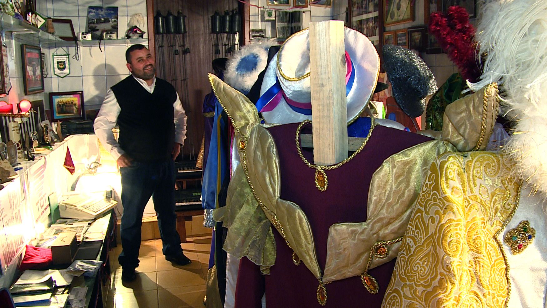 Museu de Carnaval da Agualva, Sapateiro de Vila das Lajes - Abraçando O Futuro 35