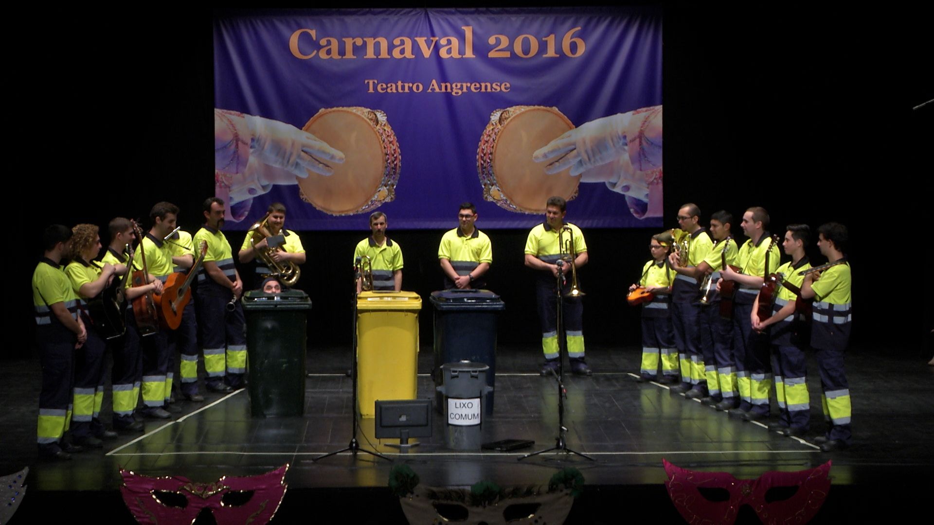 Bailinho dos Pequenos do Porto Judeu "Lixo Comum" - Carnaval 2016