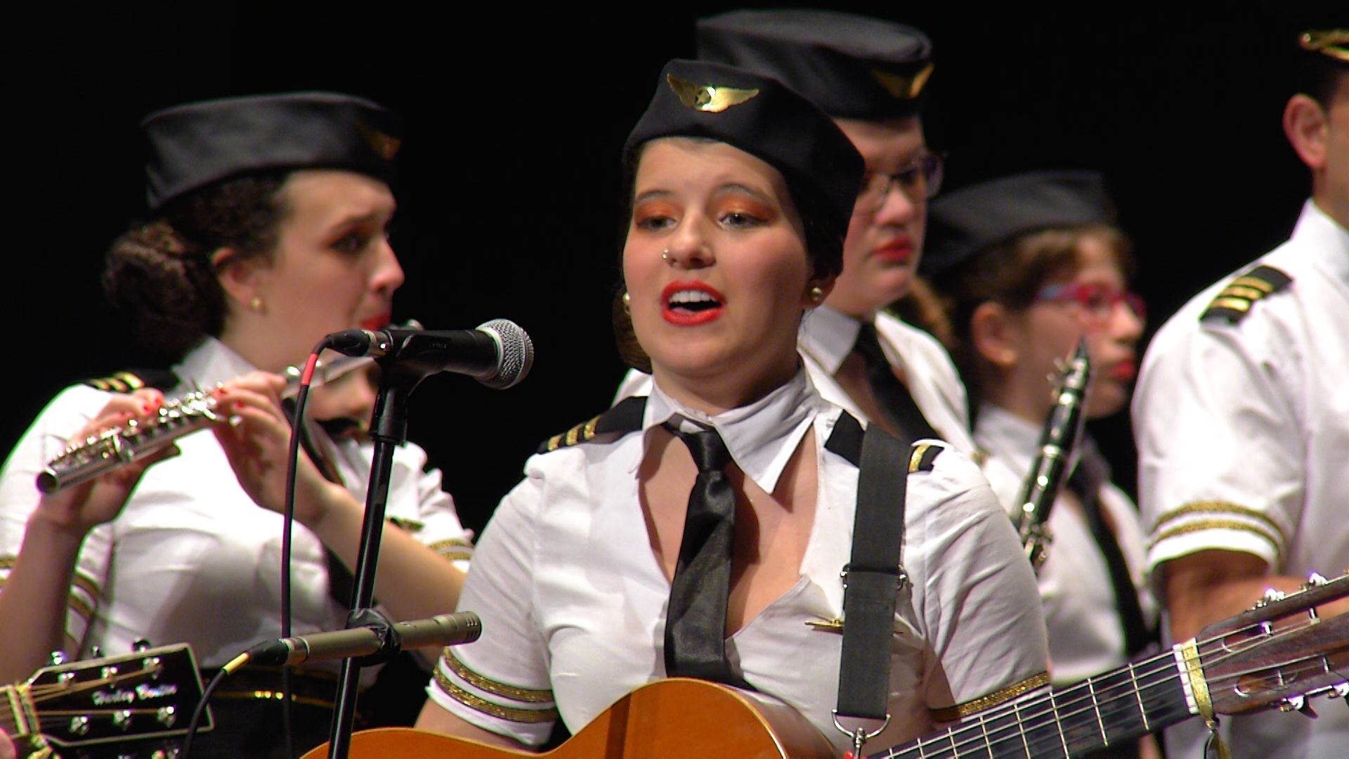 Bailinho Bailinho Misto Porto Judeu – “Quanto maior é a subida, maior é a queda” - Carnaval 2016