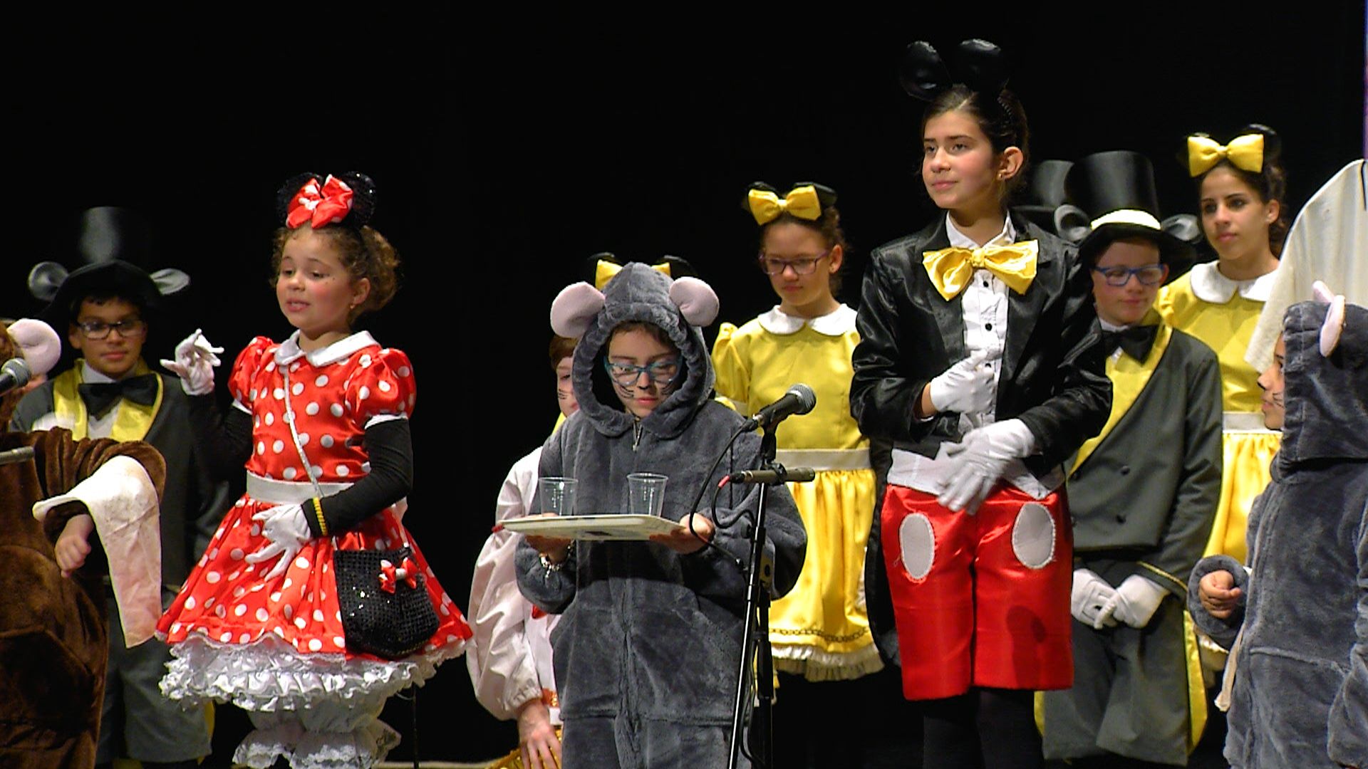 Dança de Pandeiro da E.B.I. dos Biscoitos - Terceira, O Paraíso dos Ratos!