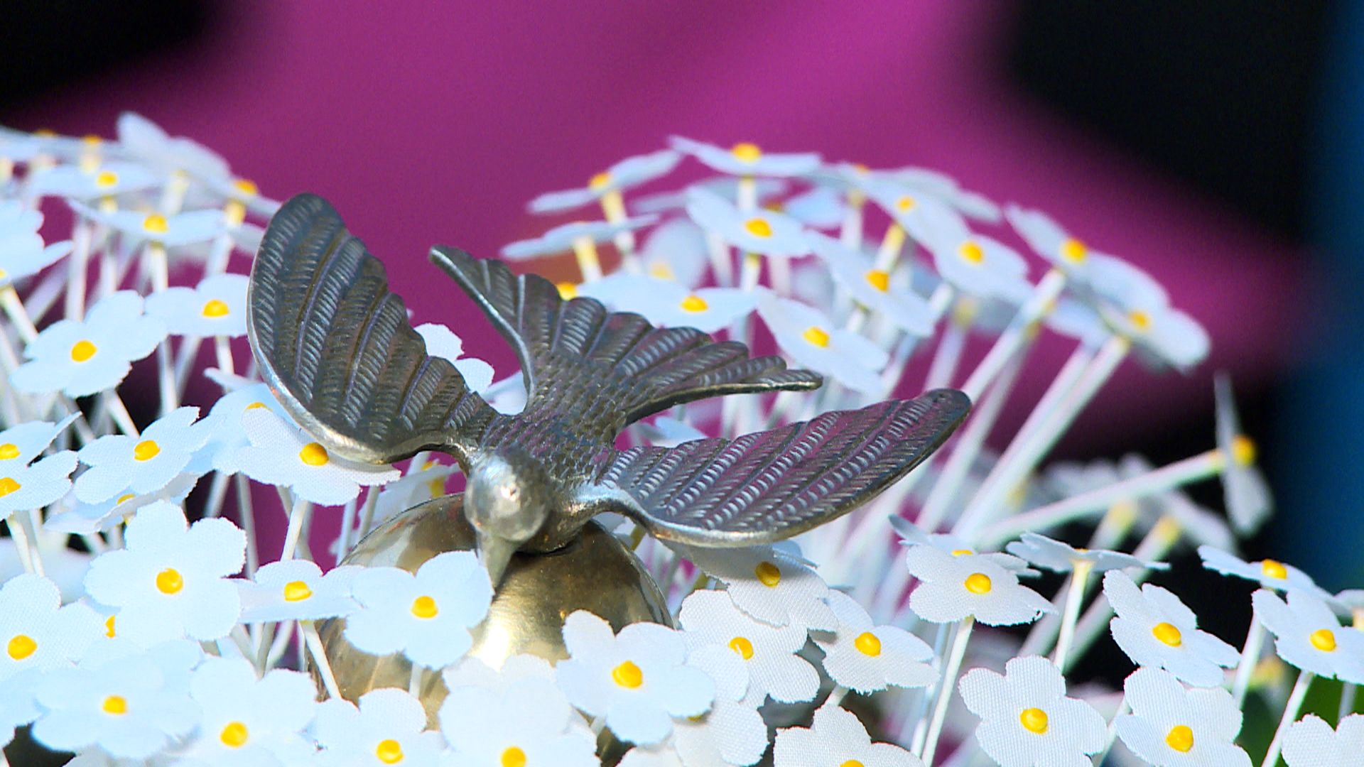 Altar do Espírito Santo em colchas regionais - Terceira Dimensão 484