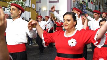 Direto da Marcha Grupo de Baile Canção Reg. Terceirense “Da Charamba à Sapateia” - Sanjoaninas 2016