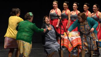As santas das minhas filhas - Bailinho das Mulheres do Porto Judeu – Carnaval 2017