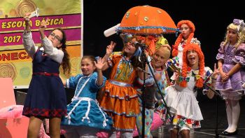 A fuga das bonecas - Dança de Pandeiro da EBI dos Biscoitos – Carnaval 2017