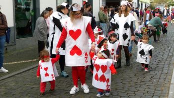 Carnaval dos mais pequenos encheu as ruas da Praia