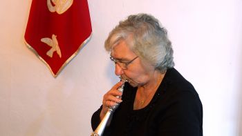 Altar do Espírito Santo com 40 coroas - Terceira Dimensão 855