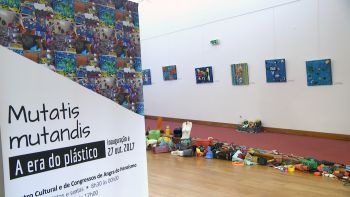 Plástico deixa oceanos em perigo - Terceira Dimensão 987