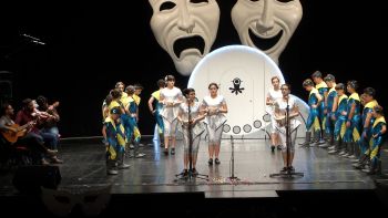 Dança de Pandeiro da EBI dos Biscoitos - Um OVNI na Terceira - Carnaval 2018