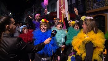 Fantasias saem à rua no Carnaval - Terceira Dimensão 1078