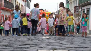 Crianças enchem ruas de Angra - Terceira Dimensão 1178