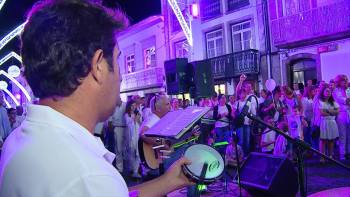 Terceirenses e visitantes iluminam Angra - Terceira Dimensão 1221