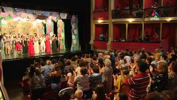 Variedades do Porto Judeu enchem Teatro Angrense - Terceira Dimensão 1265