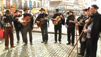 Grupos de Folclore Cantam aos Reis em Angra - InFoco 181