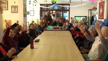 Dia dos Amigos entre homens e mulheres - Terceira Dimensão 1391