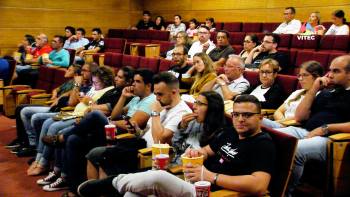 Cinema atrai gentes de todo a ilha a Angra - Terceira Dimensão 1558