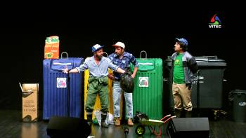 Crianças aprendem a separar resíduos às gargalhadas Terceira Dimensão 1628