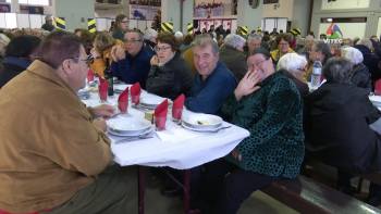 Anúncio de uma viagem ao Pico marca almoço de Natal dos idosos - InFoco 366