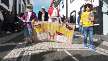 Crianças vivem espírito carnavalesco na Praia da Vitória - InFoco 405