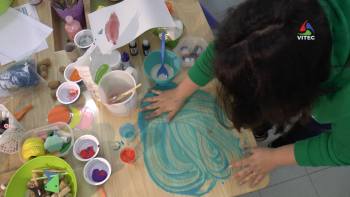 Brincar com tintas feitas em casa - Terceira Dimensão Júnior 4