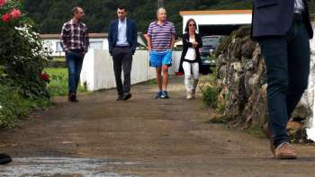 Município da Praia da Vitória está a asfaltar sobras de estrada – InFoco 470