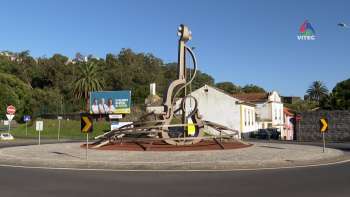 Monumento à música forma melodia perfeita – Terceira Dimensão 1811