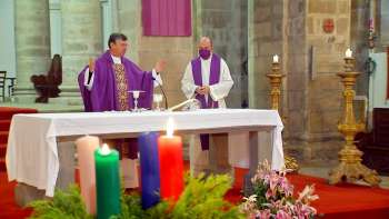 Missa na Igreja da Sé, em Angra do Heroísmo, a Catedral dos Açores