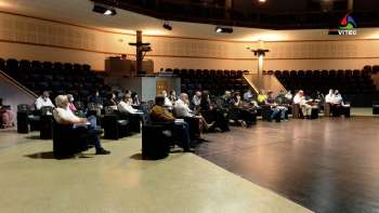 Assembleia Municipal de Angra: obras e decorrer do verão - Terceira Dimensão 1974