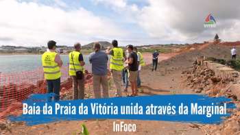 Baía da Praia da Vitória unida através da Avenida Marginal - InFoco 552