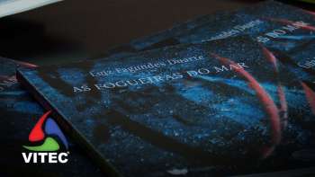 Luiz Fagundes Duarte reúne em livro as suas crónicas sobre o ser ilhéu - Terceira Dimensão 2244