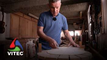 O construtor de violas que desafia o silêncio