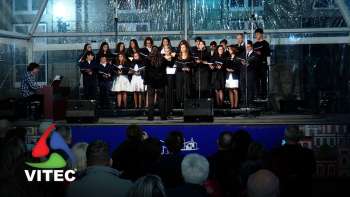 Coro Allegro na Praça Velha, em Angra do Heroísmo