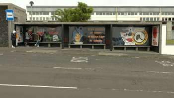 Combater o consumo de substâncias através de mensagens em paragens de autocarro