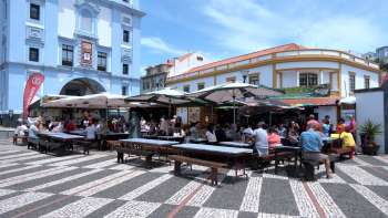 Tascas e Carrosséis fazem parte das atrações e pontos de encontro das festas