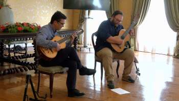 "Duas Violas, Uma Tradição" vem valorizar a Viola dos Açores e espelhar a união musical