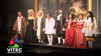 Projeto do Teatro Nacional D. Maria II com casa cheia em Angra