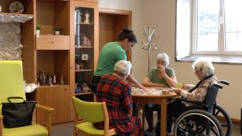 Um encontro de gerações que une histórias de vida, valores e emoções