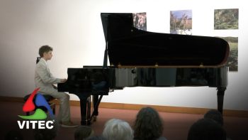 André Martins com apenas 12 anos já se distingue no piano