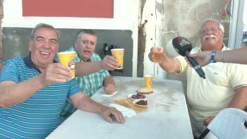 Sol, amigos, boa comida e bebida é o que se quer nas Sanjoaninas