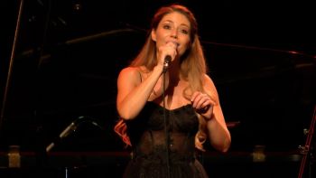 Sofia Escobar dá a conhecer a sua carreira em Angra do Heroísmo