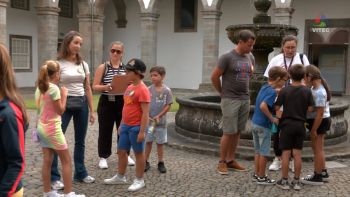 Alunos da Escola da Terra Chã viajaram pelo passado histórico de Angra