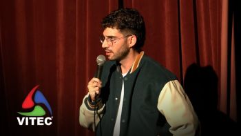 Humorista João Nuno testa repertório em primeira atuação na Terceira