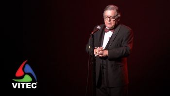 Carlos Guilherme partilha viagem pela sua vida e carreira musical em espetáculo no Teatro Angrense