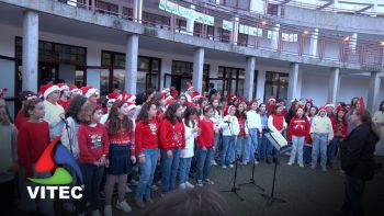 Escola Tomás de Borba com Mercadinho de Natal para a comunidade