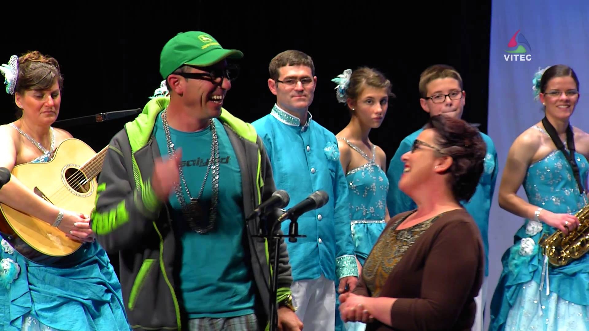 A Toalha da Discórdia - Bailinho Junta Freguesia Doze Ribeiras - Carnaval 2015