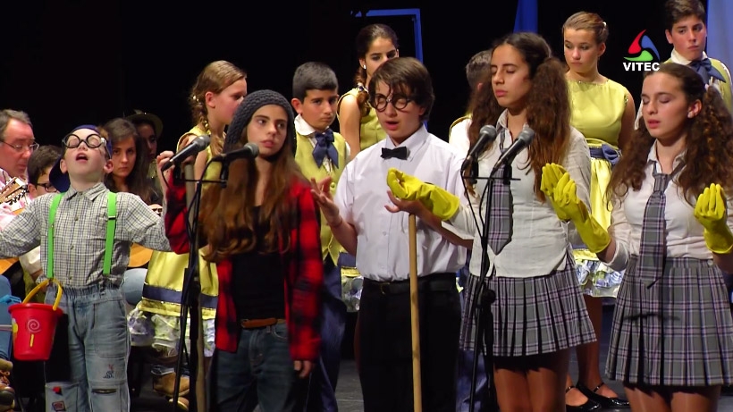 Cócólógica Ambiental - Dança de Pandeiro da EBI dos Biscoitos - Carnaval 2015