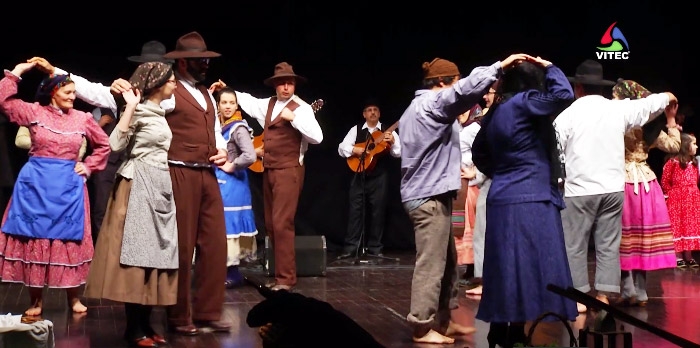 Grupo Folclórico da Ribeirinha no Centro Cultural de Angra - Terceira Dimensão 144