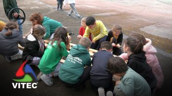 Escola FOC aposta na construção de brinquedos e equipamentos com material reutilizado