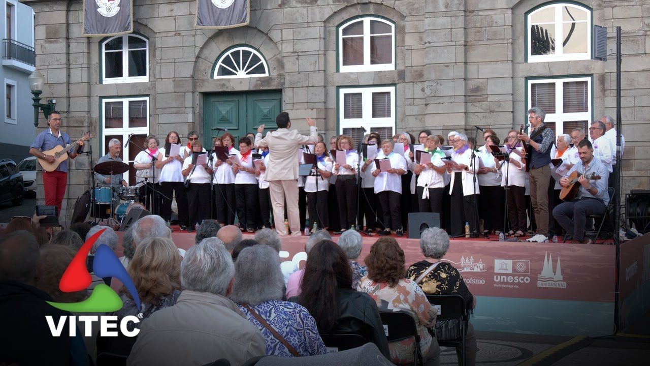 Coro sénior de Angra leva “EmCanto” e alegria à Praça Velha