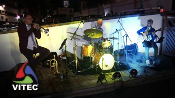 Trio Tie & Butterfly, no Largo Prior do Crato, a dar música com gravatas e “papillons”